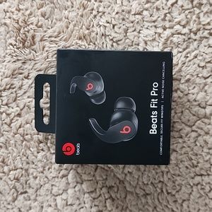 Beats Fit Pro NWT